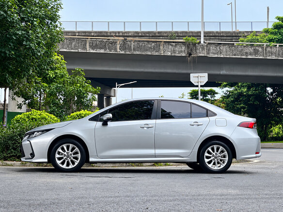 2023 Toyota Corolla XII (E210), серебристый, 1360000 рублей - вид 6