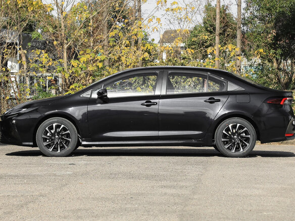 2026 Toyota Corolla XII (E210) Рестайлинг 2, чёрный, 3296000 рублей - вид 9