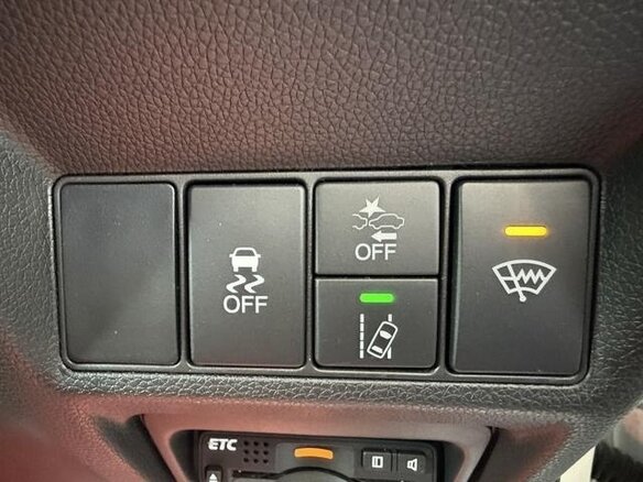 2017 Honda Stepwgn Spada V Рестайлинг, белый, 1510000 рублей - вид 22