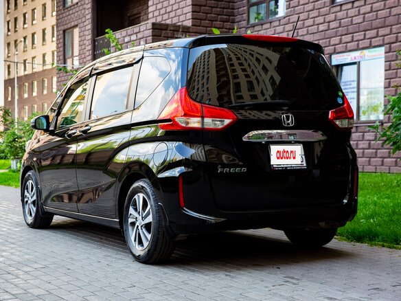 2022 Honda Freed II Рестайлинг, чёрный - вид 4