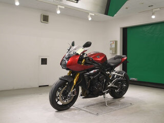 2022 Triumph Speed Triple, красный, 1200000 рублей, вид 4