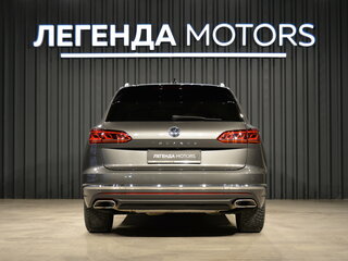 2019 Volkswagen Touareg III, серый, 5590000 рублей, вид 5