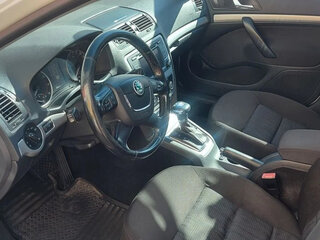 2012 Skoda Octavia II (A5) Рестайлинг, белый, 970000 рублей, вид 5