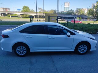 2022 Toyota Corolla XII (E210), белый, 1890000 рублей, вид 5
