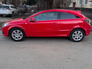 2010 Opel Astra GTC H Рестайлинг, красный, 750000 рублей, вид 4