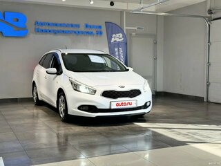 2014 Kia Ceed II, белый, 965000 рублей, вид 3