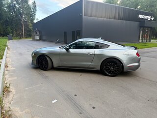 2022 Ford Mustang VI Рестайлинг, серый, 2995000 рублей, вид 5