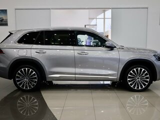 2026 Geely Monjaro I Рестайлинг, серебристый, 4954990 рублей, вид 4
