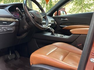 2020 Cadillac XT4 I, оранжевый, 3150000 рублей, вид 5