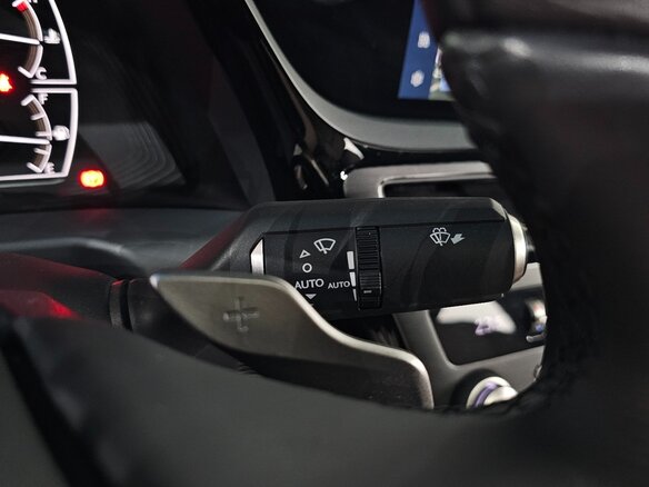 2025 Lexus ES 300h VII Рестайлинг 2, чёрный, 7200000 рублей - вид 35