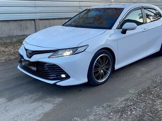 2018 Toyota Camry VIII (XV70), белый, 2200000 рублей, вид 1