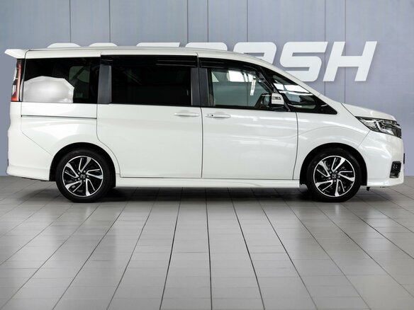2019 Honda Stepwgn Spada V Рестайлинг, белый, 2479000 рублей - вид 4