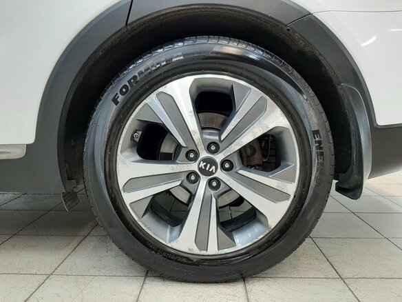 2018 Kia Sorento III Prime Рестайлинг, белый, 1869000 рублей - вид 13