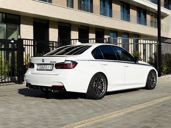 2016 BMW 3 серии 340i xDrive VI (F3x) Рестайлинг, белый, 5500000 рублей - вид 4