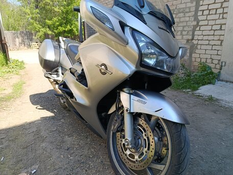 2005 Honda ST 1300, серебристый, 550000 рублей, вид 3