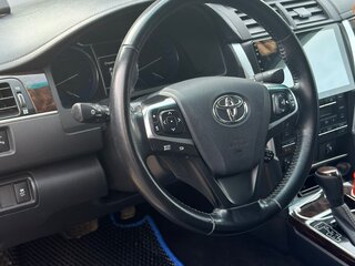 2017 Toyota Camry VII (XV50) Рестайлинг, чёрный, 2200000 рублей, вид 4
