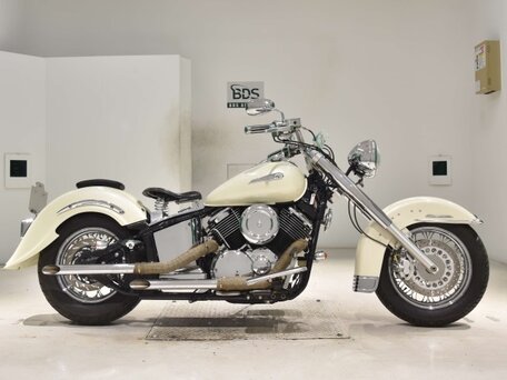 2004 Yamaha XVS1100, белый, 476000 рублей, вид 1