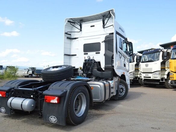 2024 FAW J7, белый, 8200000 рублей - вид 5
