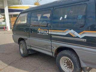 1991 Mitsubishi Delica III, зелёный, 450000 рублей, вид 3