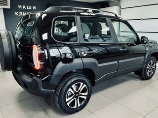 2026 Lada (ВАЗ) Niva Travel I Рестайлинг, чёрный, 1717000 рублей, вид 4