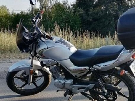 2013 Yamaha YBR125, серебристый, 135000 рублей, вид 3