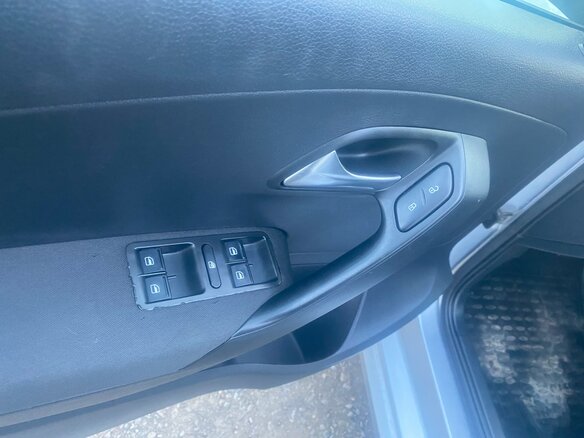 2010 Volkswagen Polo V, серебристый, 675000 рублей - вид 11