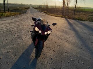 2008 Yamaha YZF-R1, красный, 800000 рублей, вид 1