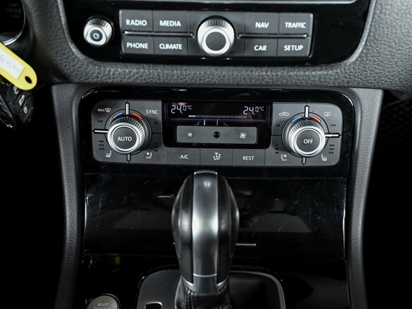 2016 Volkswagen Touareg II Рестайлинг, чёрный - вид 18