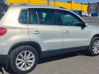 2013 Volkswagen Tiguan I Рестайлинг, серебристый, 1450000 рублей, вид 3