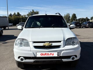 2016 Chevrolet Niva I Рестайлинг, белый, 620000 рублей, вид 1