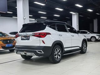 2023 Kia KX3, белый, 1750000 рублей, вид 4