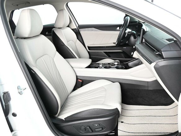 2025 Kia K5 III Рестайлинг, белый, 4449000 рублей - вид 7