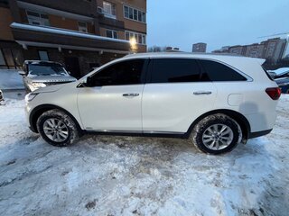 2019 Kia Sorento III Prime Рестайлинг, белый, 2500000 рублей, вид 4
