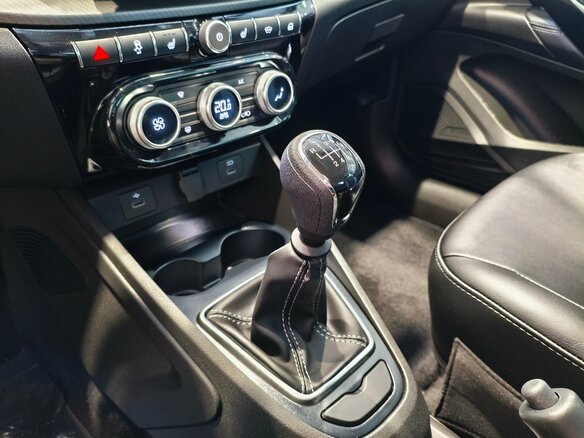 2026 Lada (ВАЗ) Vesta I Рестайлинг (NG), серебристый - вид 13
