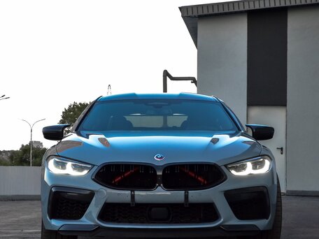 2022 BMW M8 Gran Coupe Competition I (F91/F92/F93) Рестайлинг, серый, 10700000 рублей, вид 3