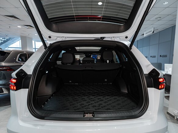 2026 Geely Monjaro I Рестайлинг, белый - вид 20