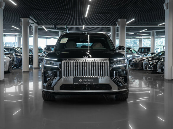 2026 Zeekr 8X 70 kWh, чёрный - вид 2