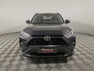 2020 Toyota RAV4 V (XA50), чёрный, 2699000 рублей, вид 2