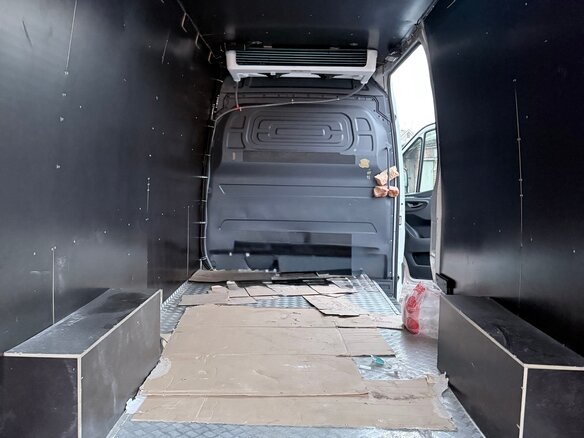 2021 Mercedes-Benz Sprinter, белый, 4000000 рублей - вид 3