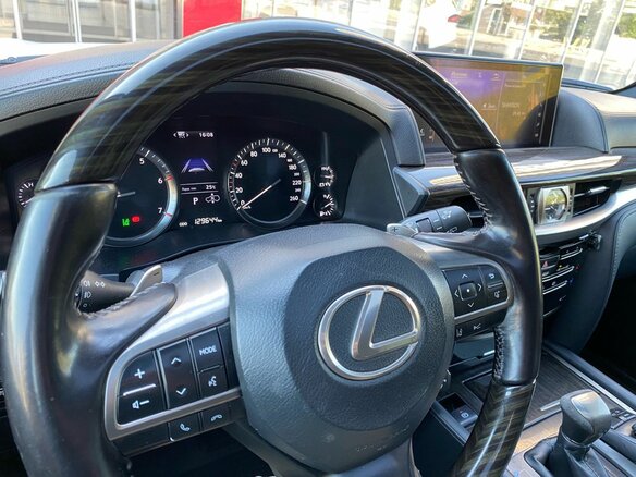 2021 Lexus LX 570 III Рестайлинг 2, белый, 8450000 рублей - вид 22