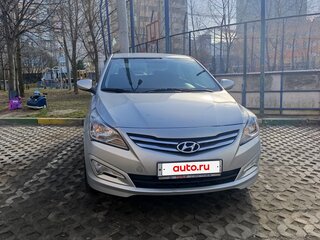 2016 Hyundai Solaris I Рестайлинг, серебристый, 820000 рублей, вид 4