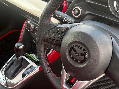 2015 Mazda Demio IV (DJ), белый, 990000 рублей, вид 3