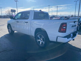 2025 Ram 1500 Crew Cab eTorque V Рестайлинг, белый, 5609151 рублей, вид 5