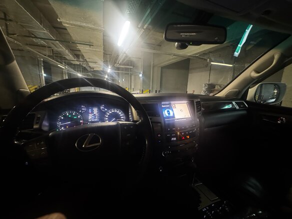 2012 Lexus LX 570 III Рестайлинг, серебристый, 6500000 рублей - вид 16