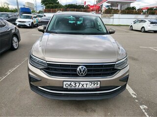 2021 Volkswagen Tiguan II Рестайлинг, коричневый, 2875000 рублей, вид 4
