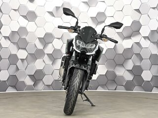 2020 Kawasaki Z 400, белый, 629000 рублей, вид 5