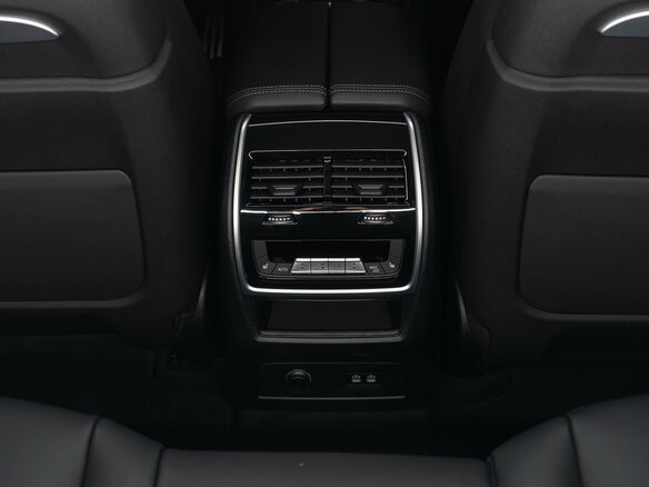 2026 BMW X7 40i I (G07) Рестайлинг, серый, 18490000 рублей - вид 22
