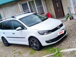 2014 Volkswagen Touran I Рестайлинг 2, белый, 700000 рублей, вид 3