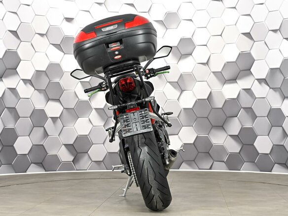 2018 Triumph Street Triple, белый, 577000 рублей - вид 5
