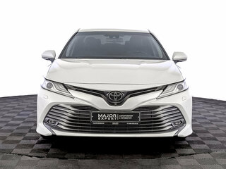 2019 Toyota Camry VIII (XV70), белый, 2792500 рублей, вид 3